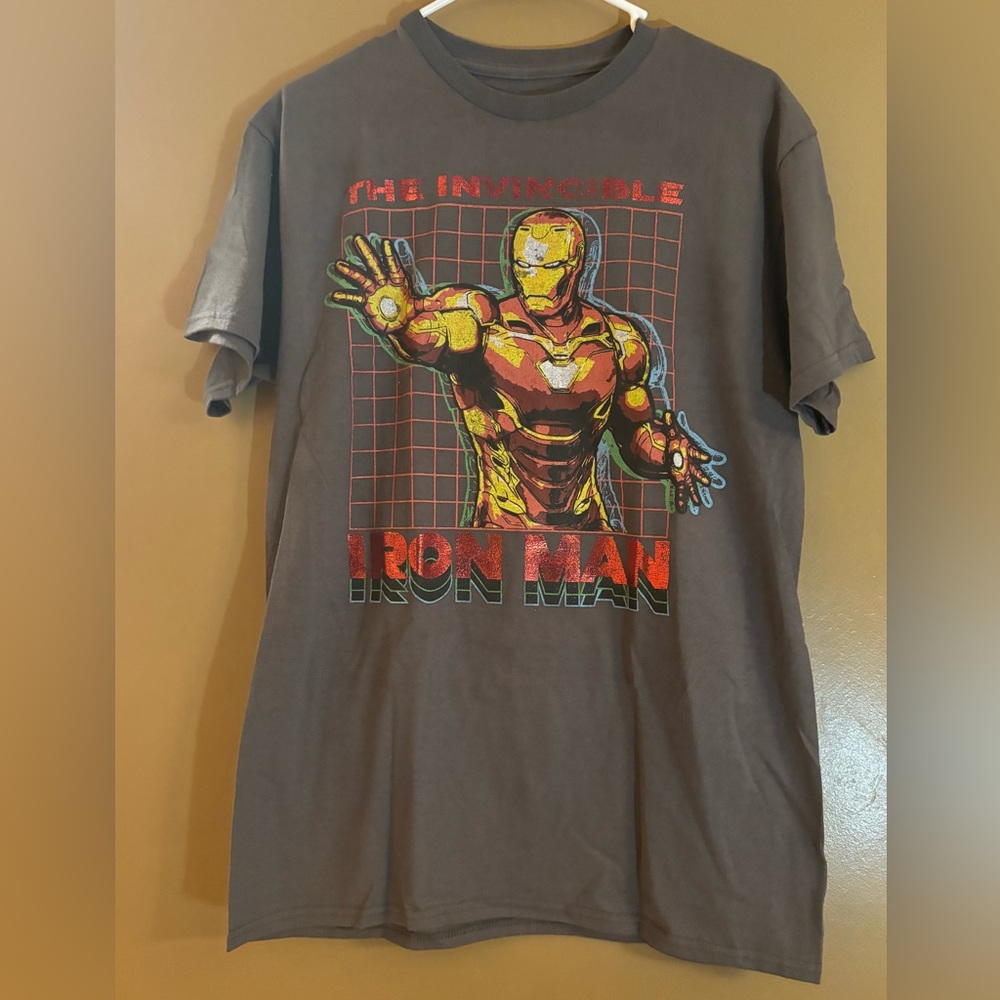 Disney Marvel Iron Man Men’s Tee Size Medium NWOT